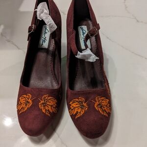 Vintage Look Lulu Hun London Rockabilly Mary Jane's NWOT Size 9 Fall Theme